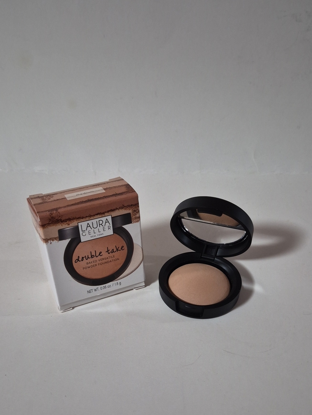 Laura Geller Double Take Baked Powder Foundation MEDIUM 0.06 oz Travel Size